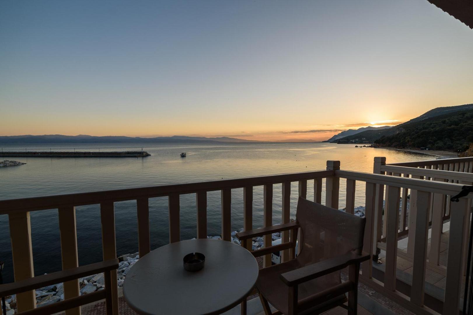 Archontiko Seaside Hotel ปลาตานิอาส ภายนอก รูปภาพ